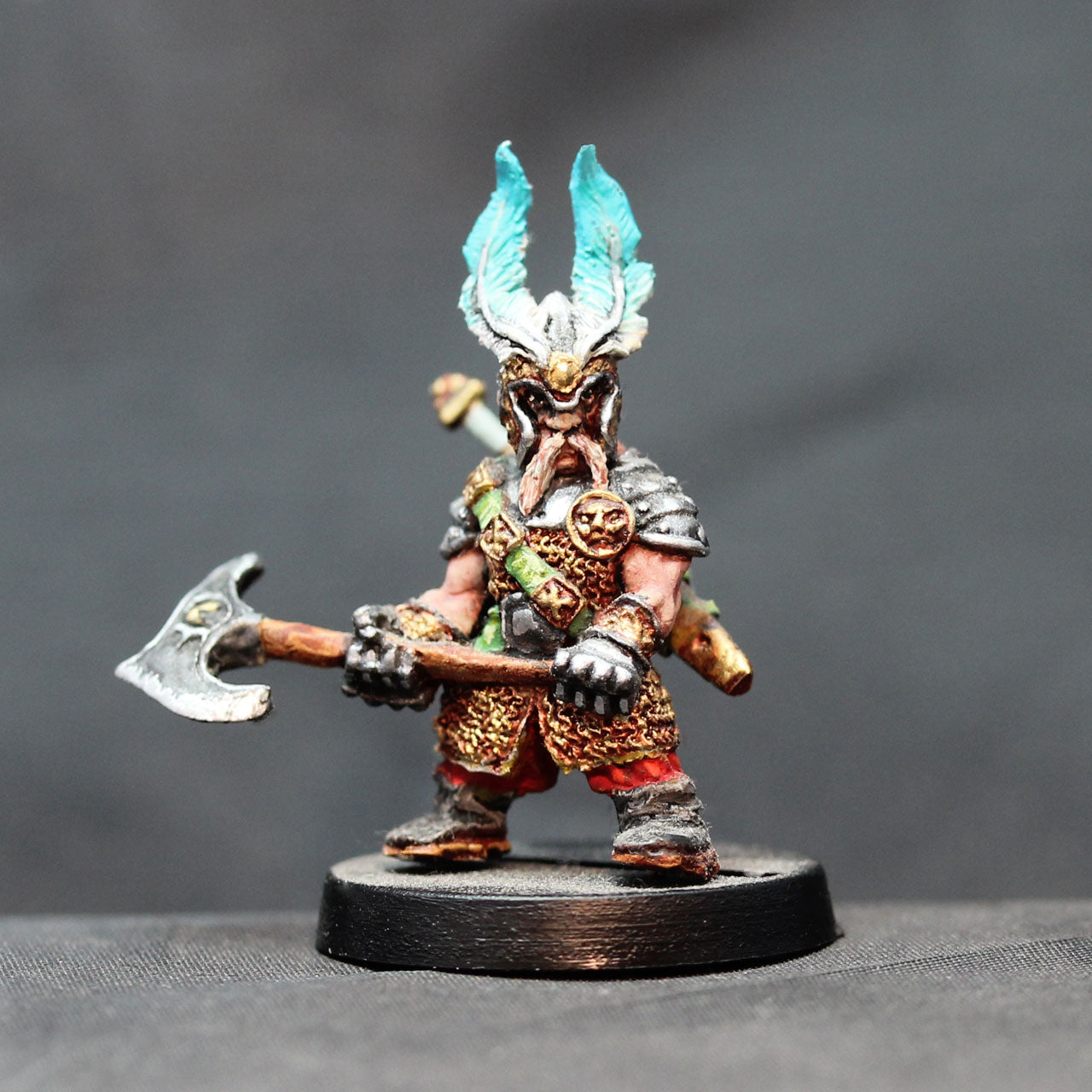 Dwarven male champion with great axe