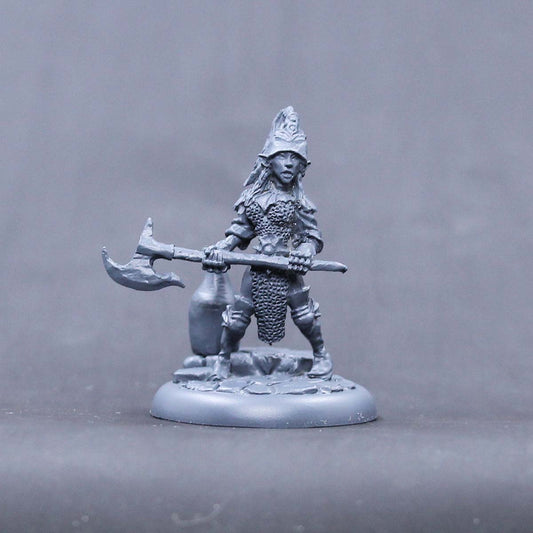 Jenni, female elf knight