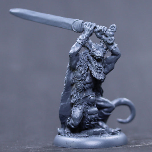 Ormsliki Firar (Dragon man) with Great sword